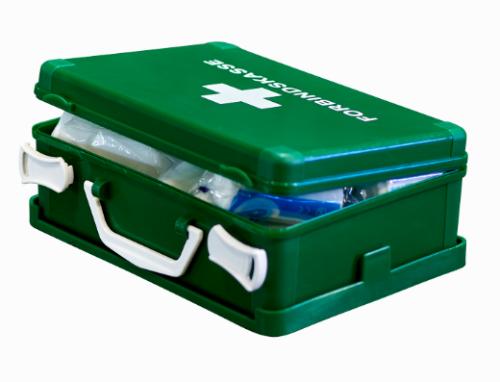 First AID Kuffert m. vægbeslag og div. indhold